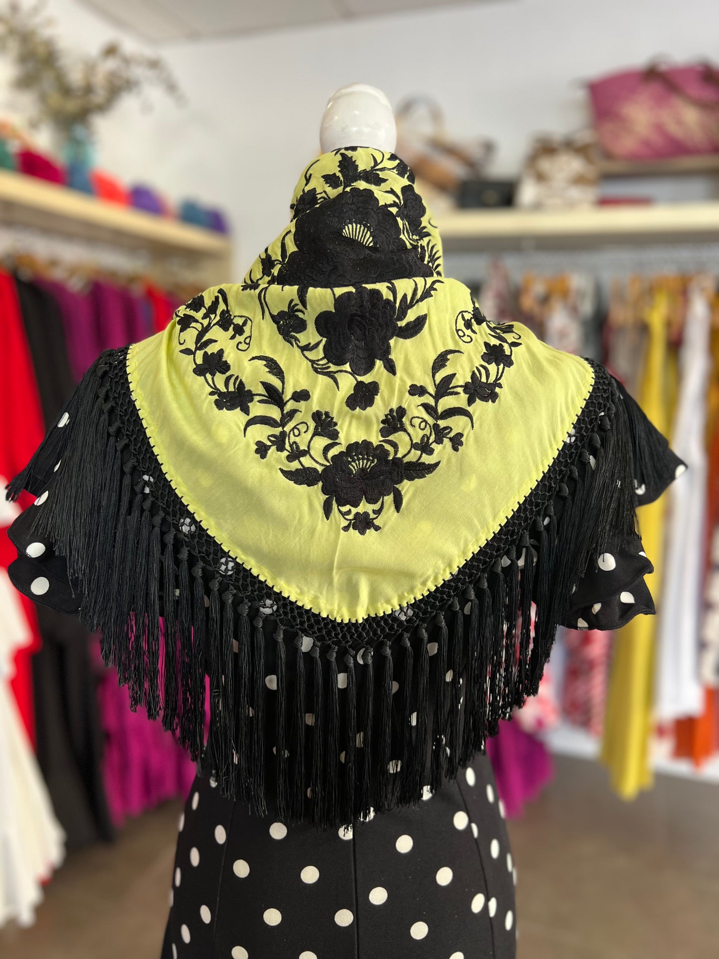 Mantón Cantillana Lima y Negro