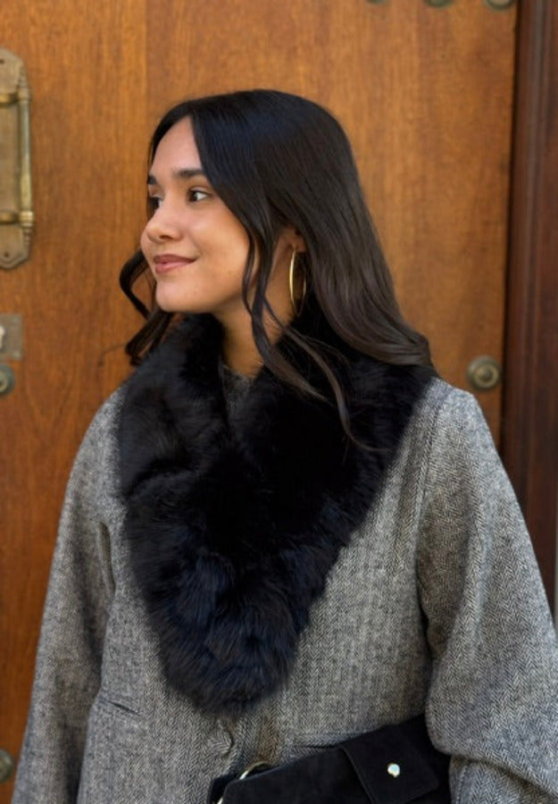 Cuello de Pelo Negro