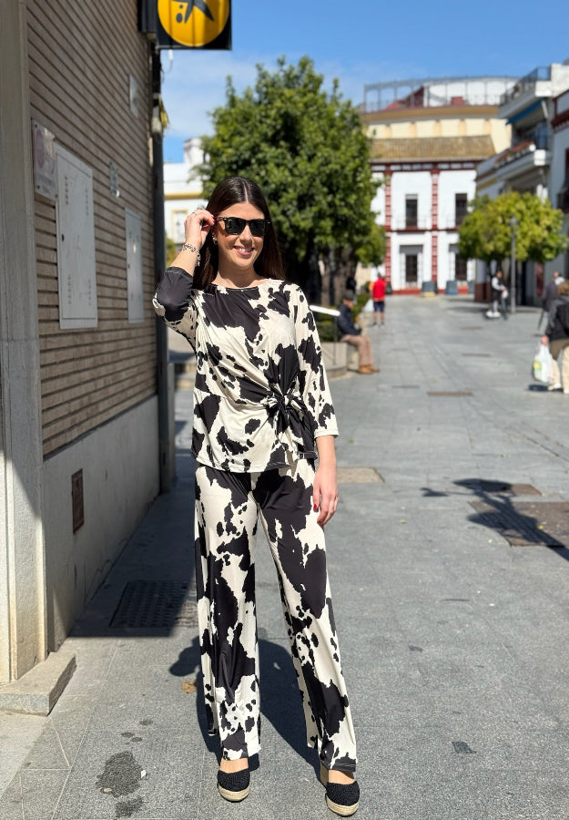 Conjunto estampado negro