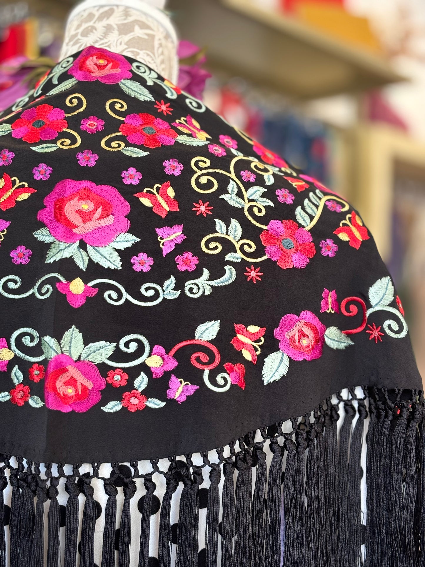 Mantón María negro