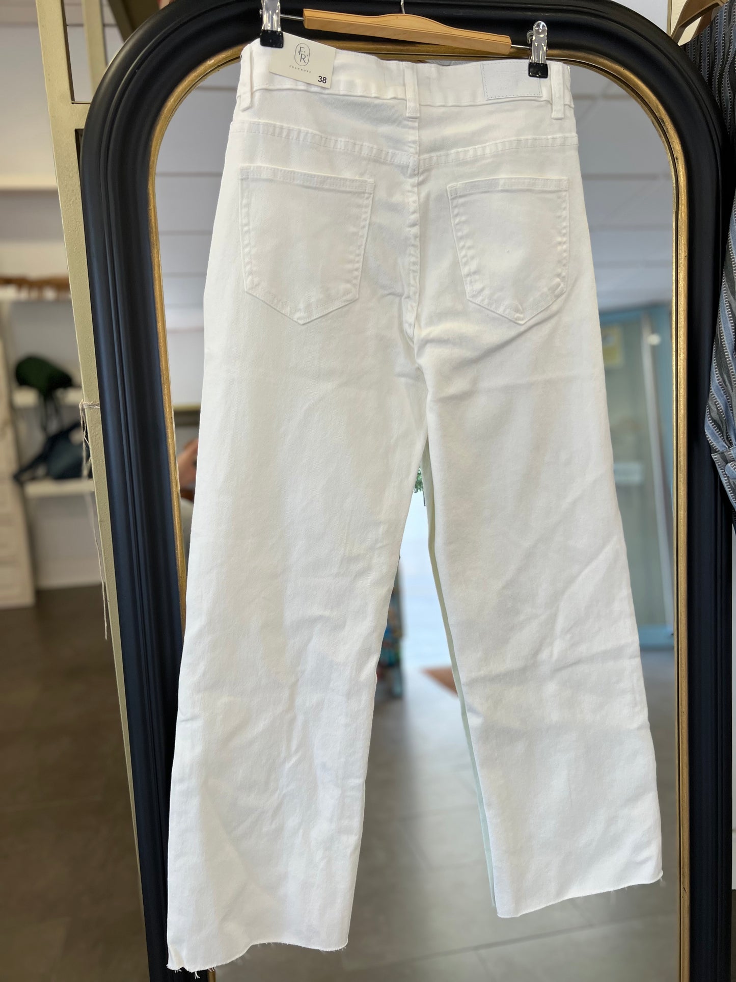 Pantalón beige dibujos