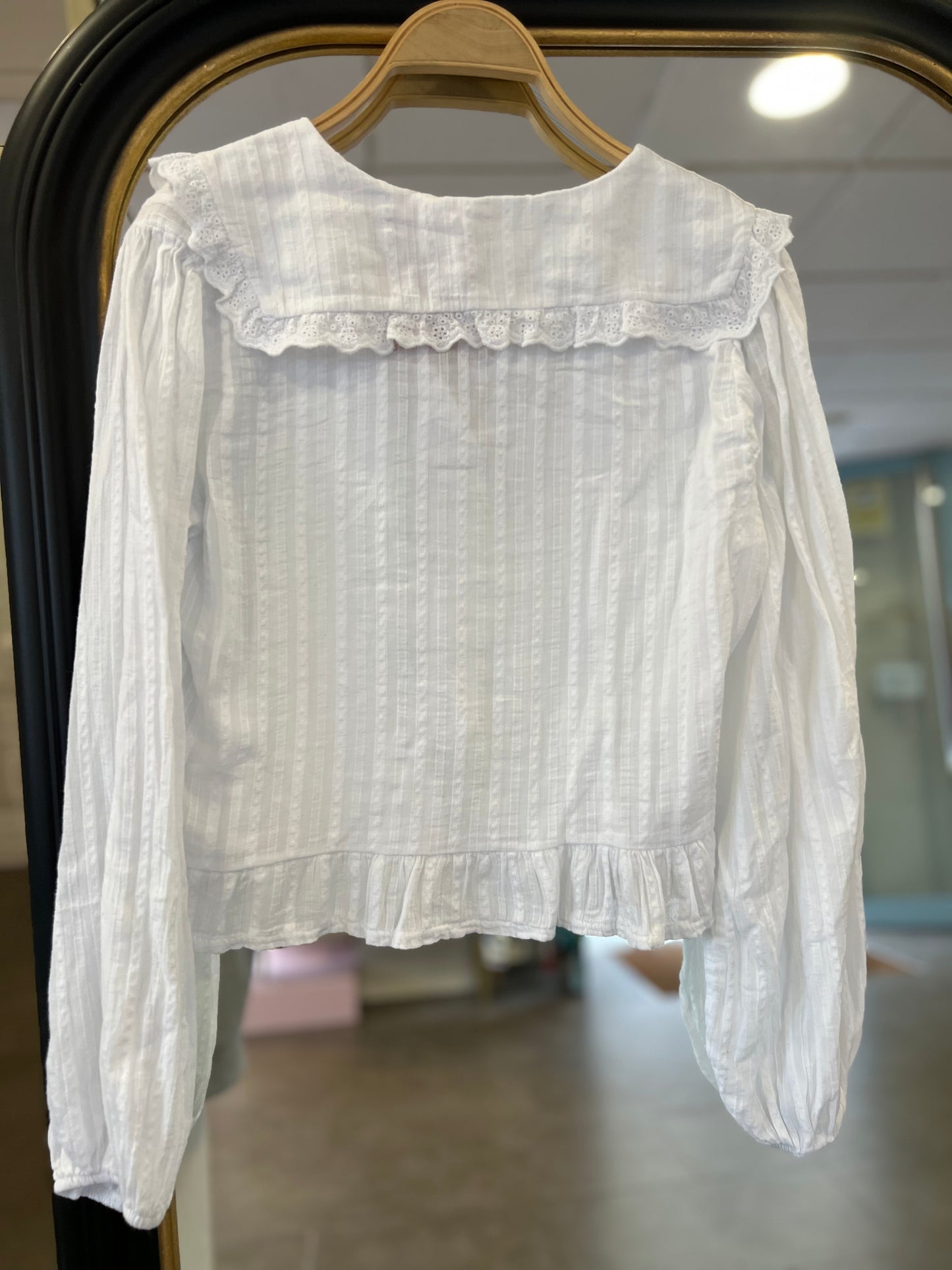 Blusa blanca bordados