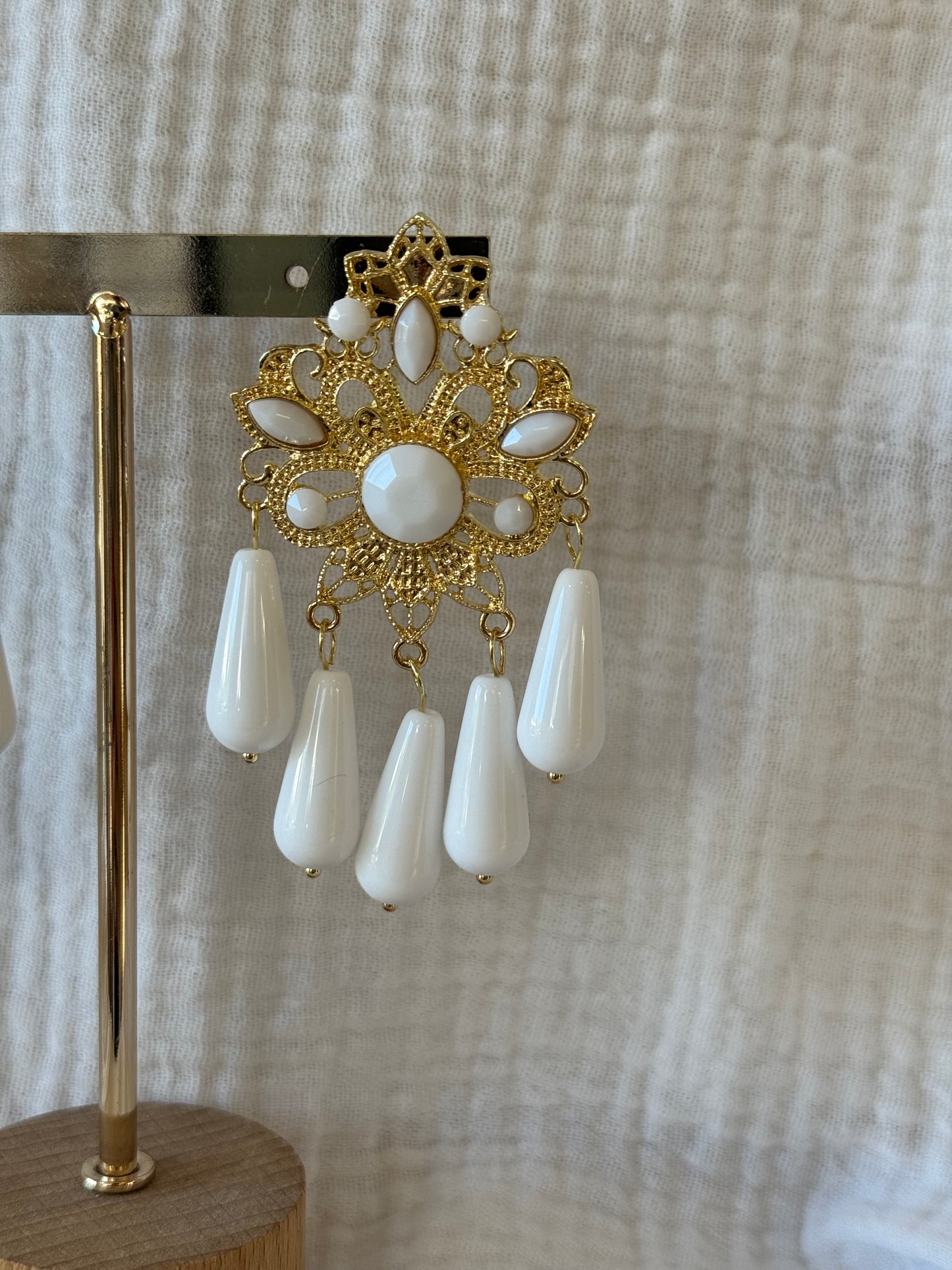Pendiente feria blanco
