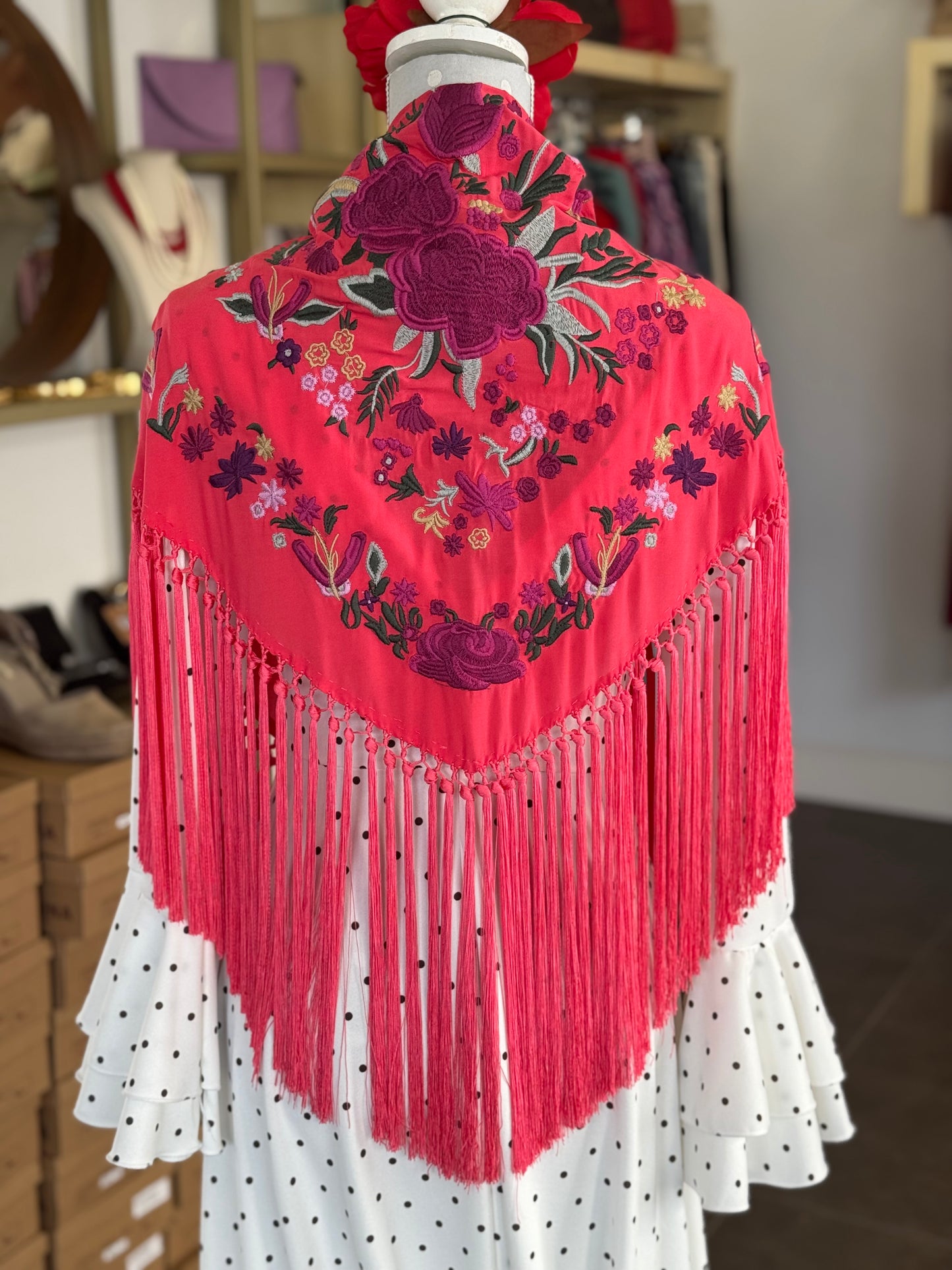 Mantón Triana coral rojizo