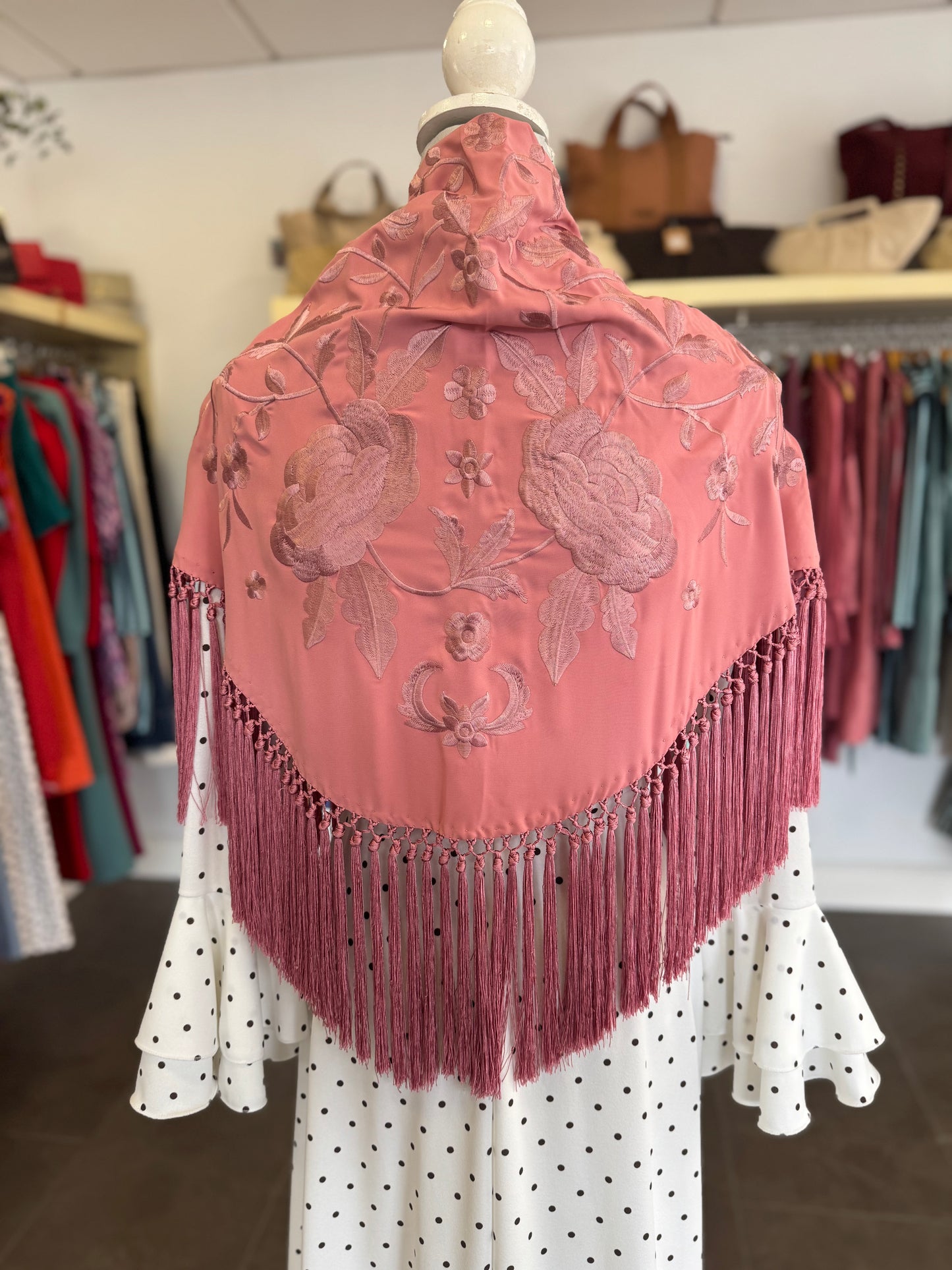 Mantón Angela Rosa Maquillaje