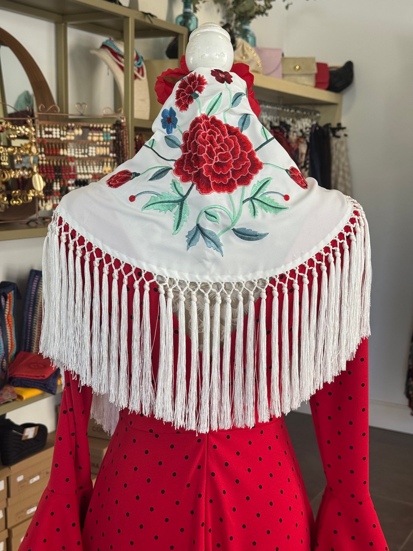 Mantón clavel blanco roto