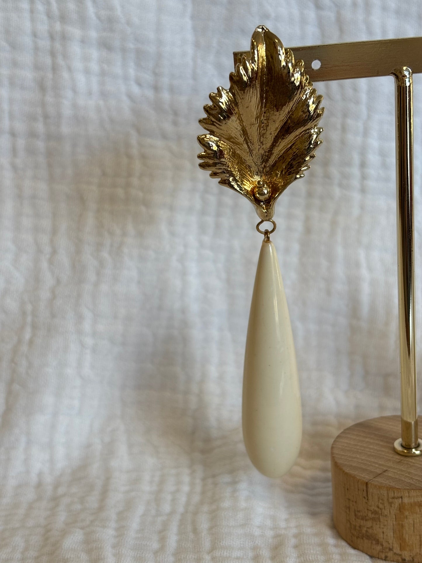 Pendiente Granada beige