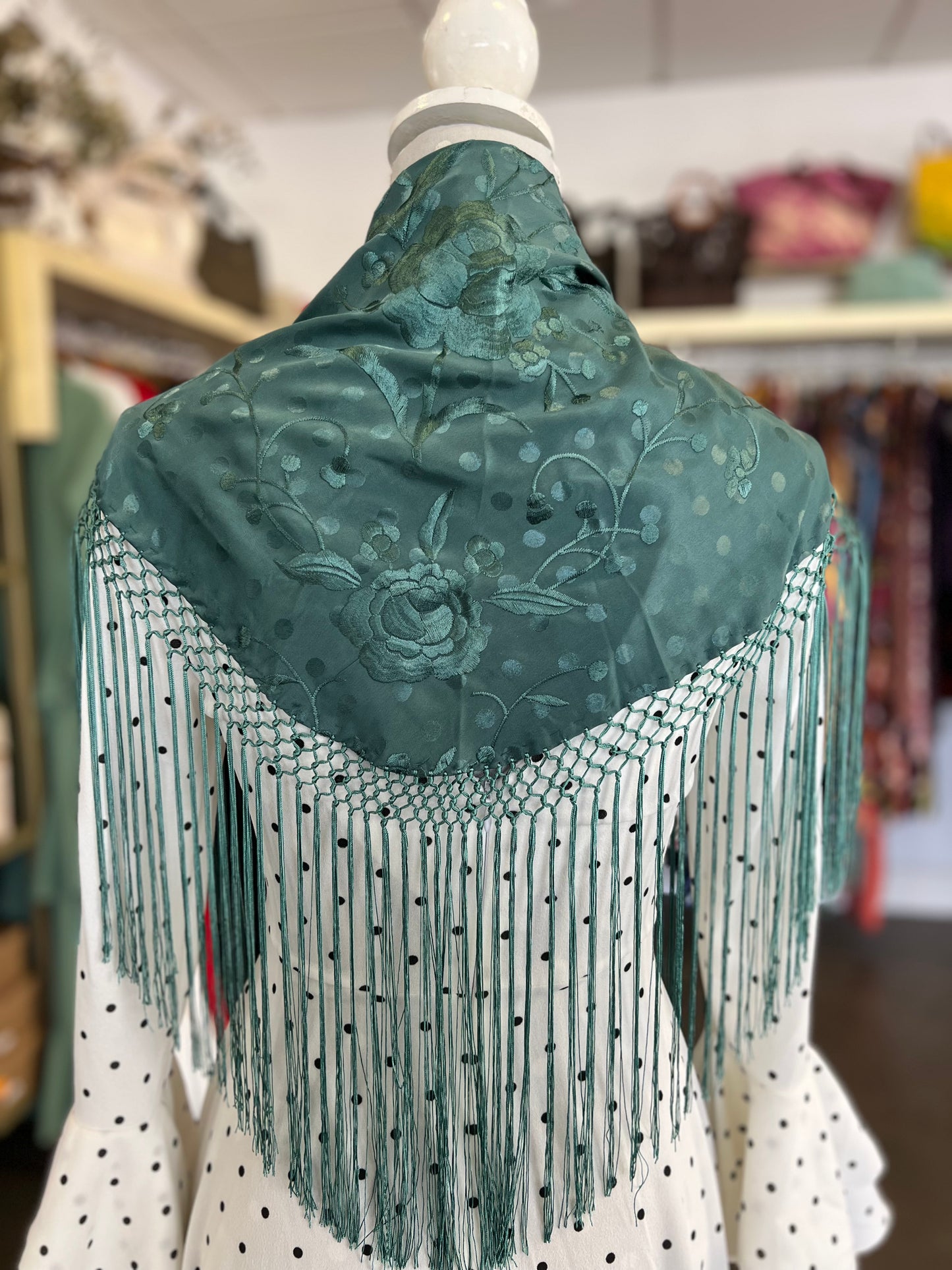 Mantón Bordado Verde