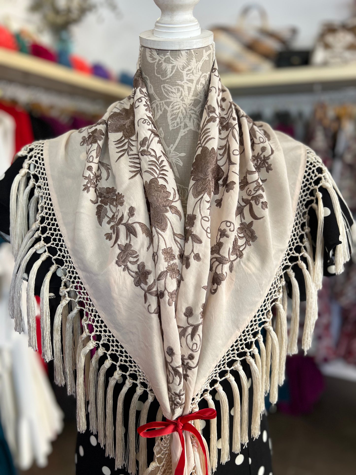 Mantón Cantillana Beige y Visón