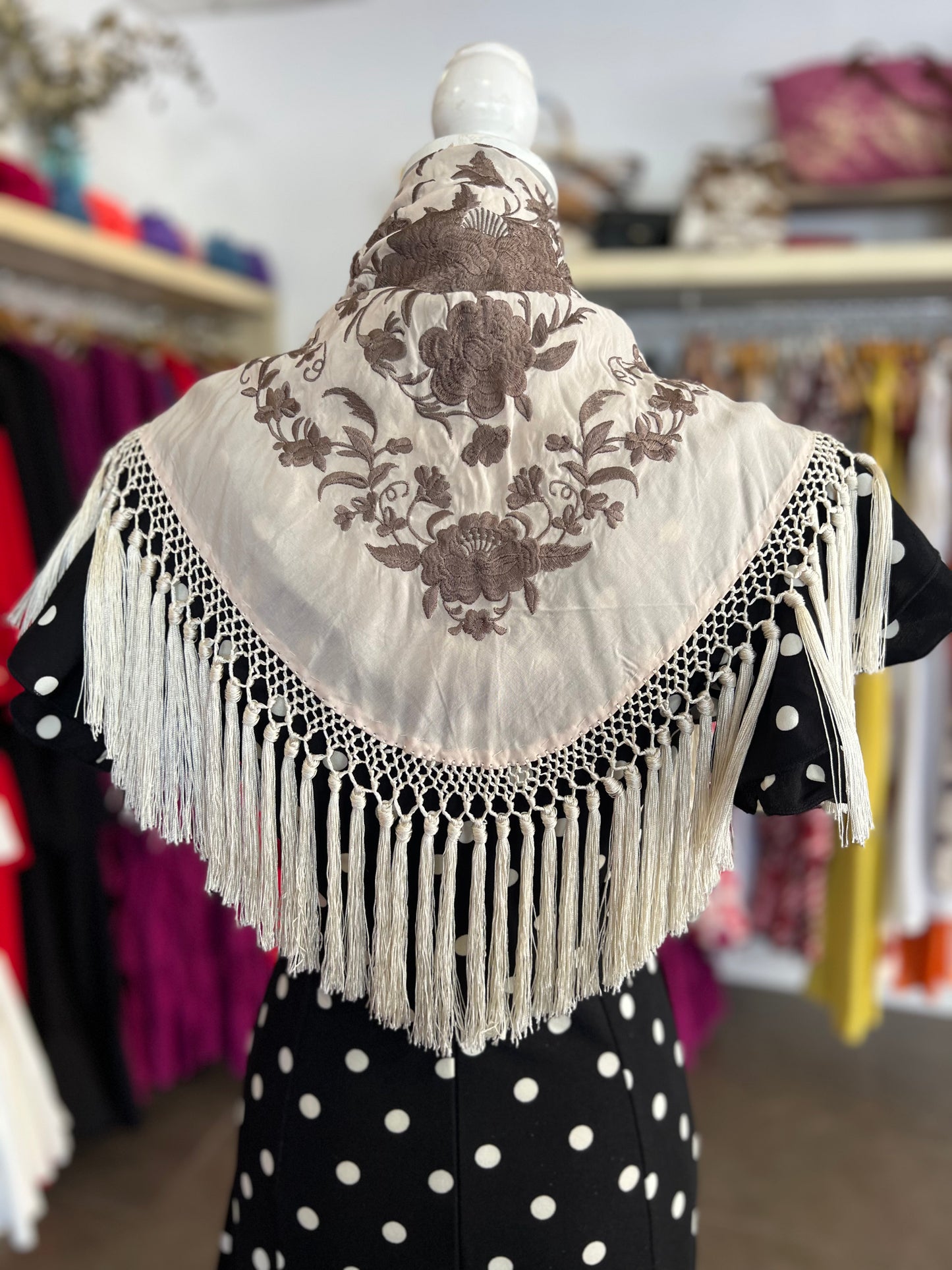 Mantón Cantillana Beige y Visón