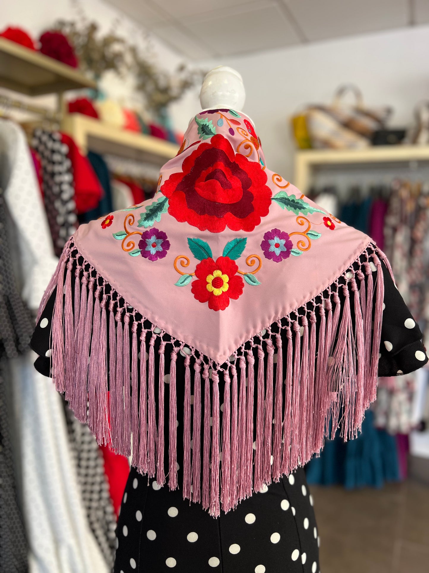 Mantón Celia Rosa Maquillaje