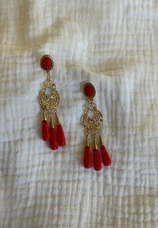 Pendiente triple lágrima rojo