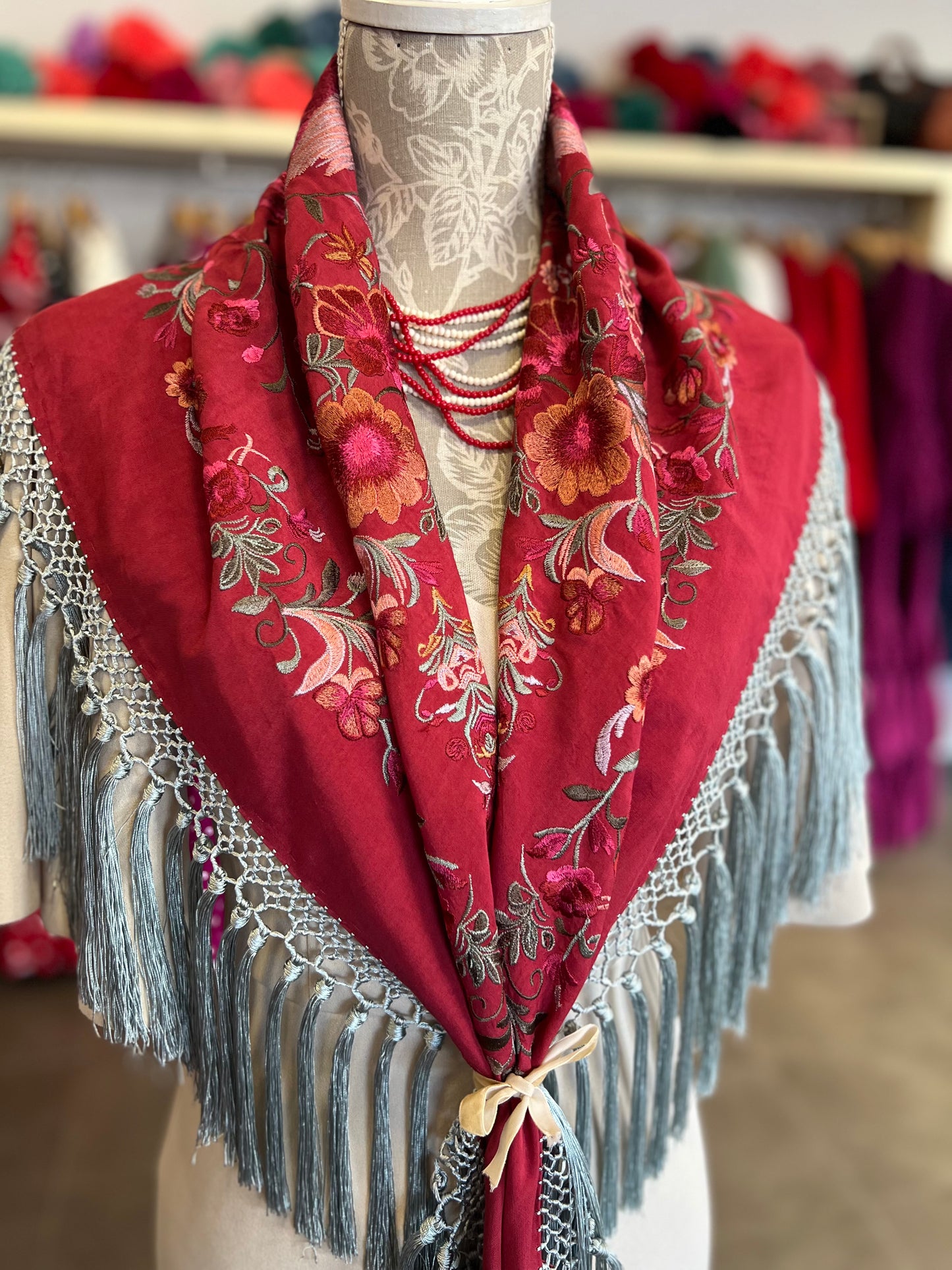 Mantón Cantillana Rojo Granate y Gris