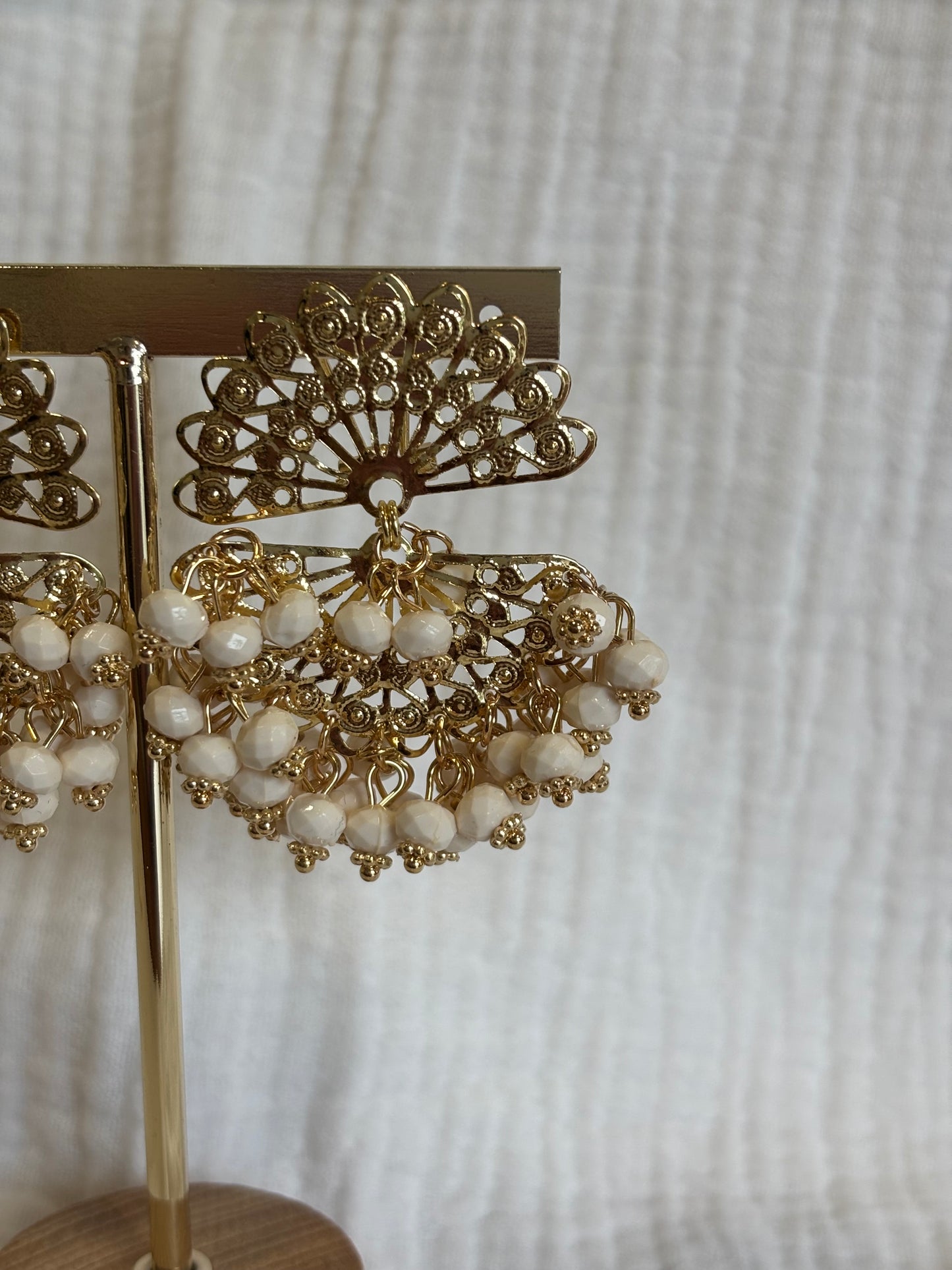 Pendiente Carmen beige