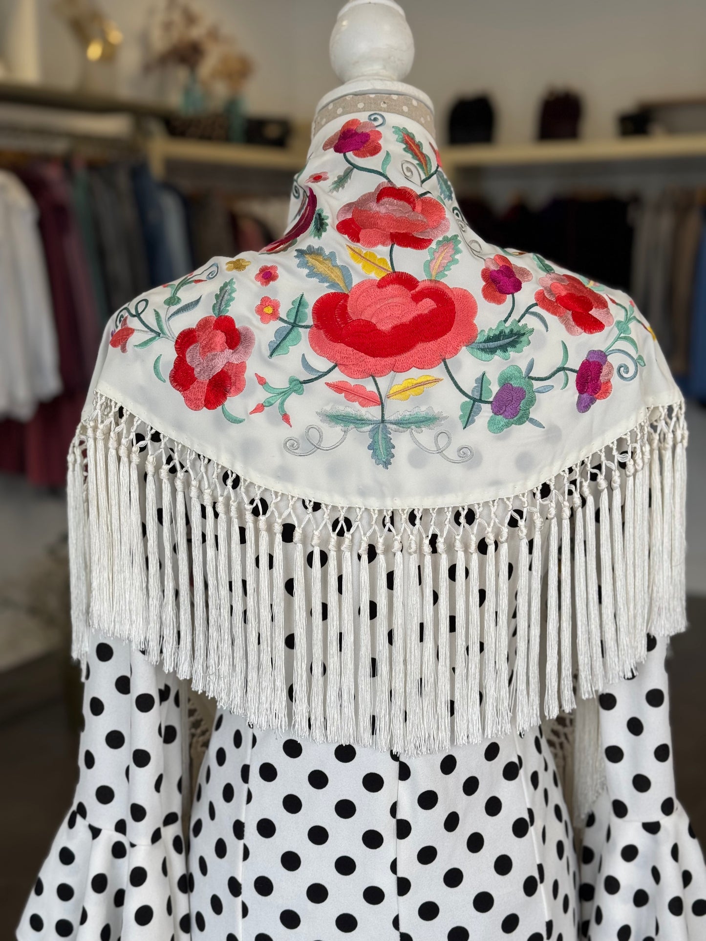 Mantón Carmen blanco roto