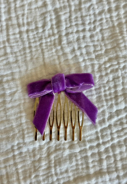 Peinecillo terciopelo morado