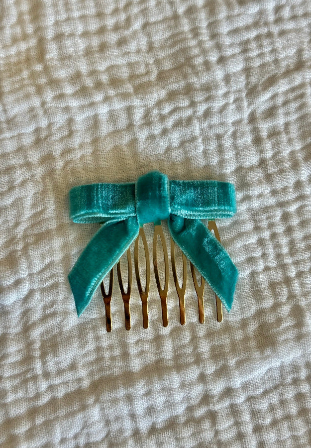 Peinecillo terciopelo verde agua