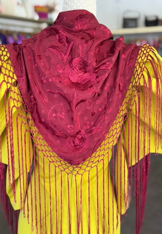 Mantón bordado burdeos