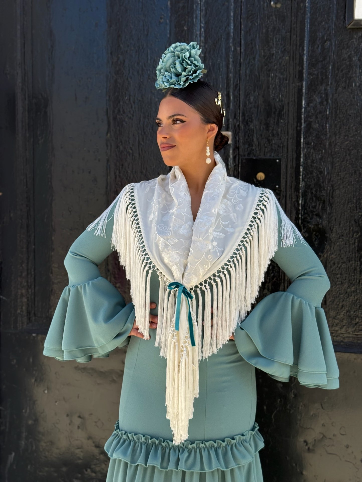 Mantón María al tono blanco roto