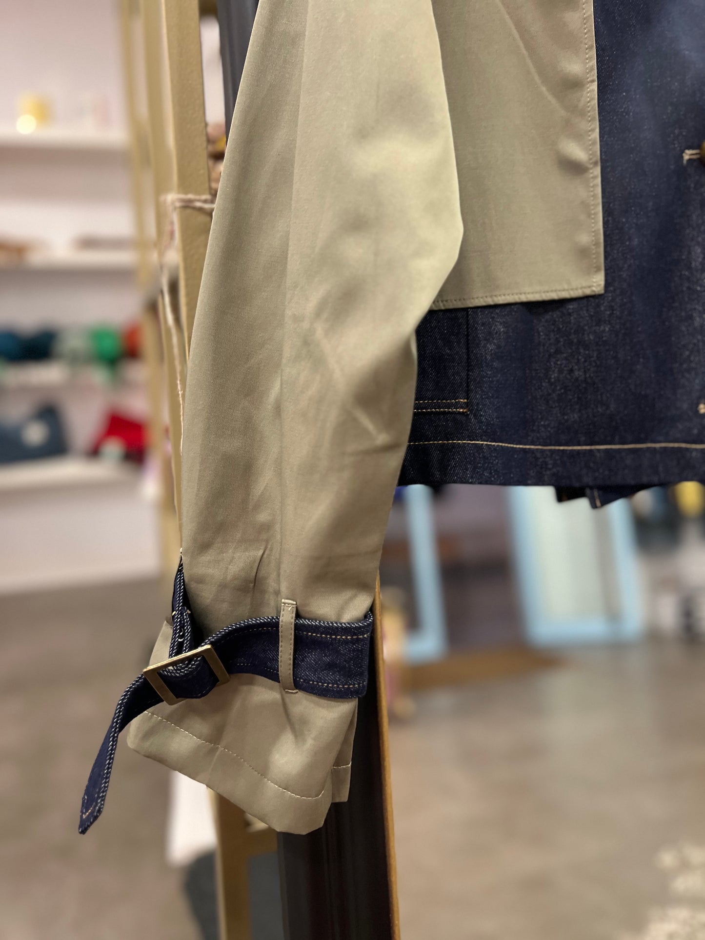 Chaqueta Trench Corta