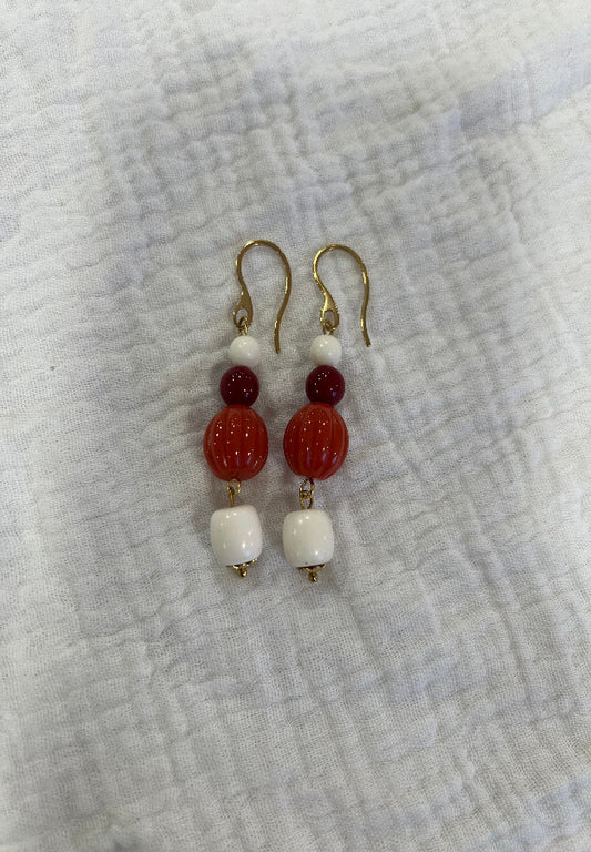 Pendiente Manuela Blanco y Coral