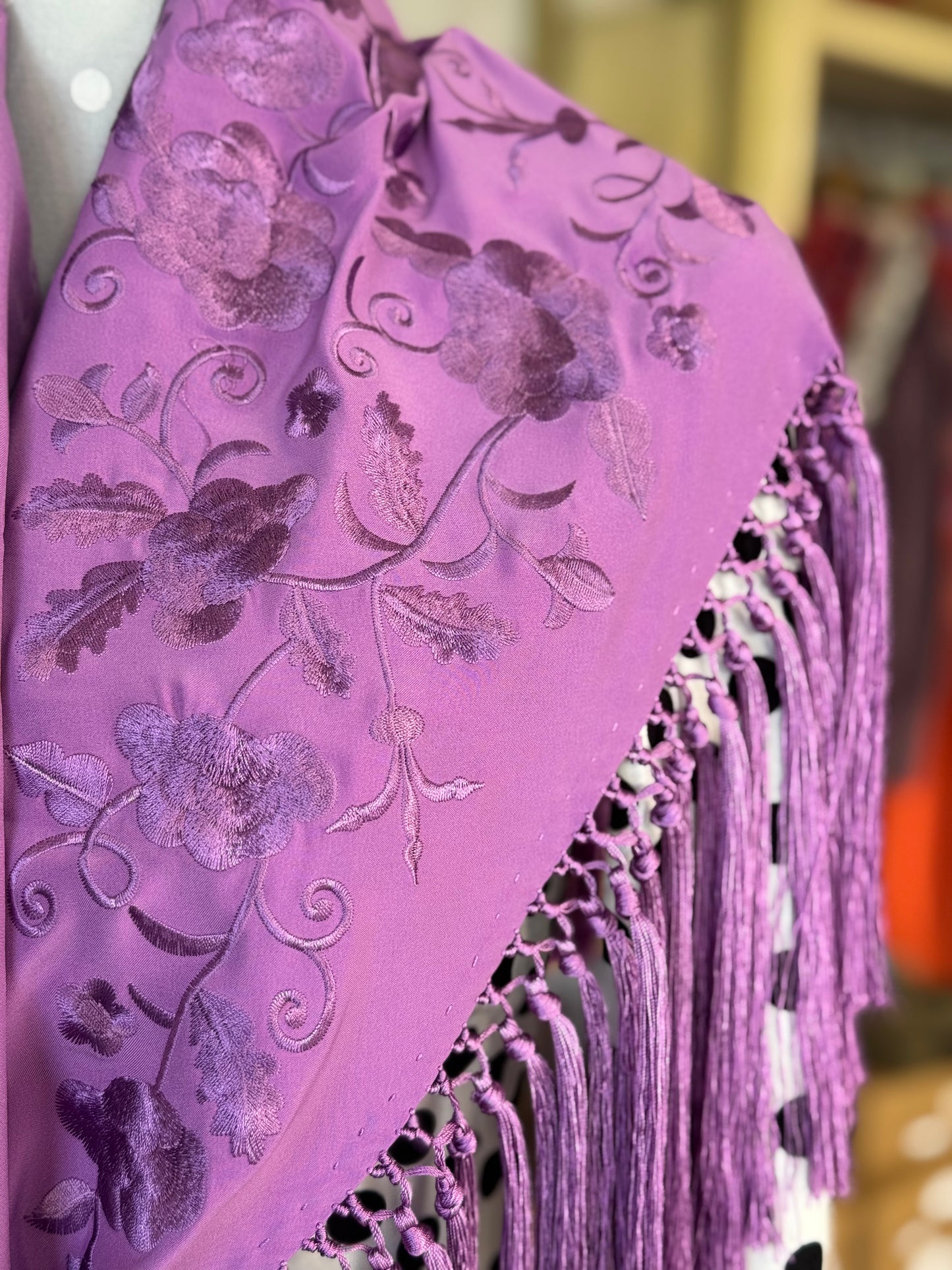 Mantón María al tono lila