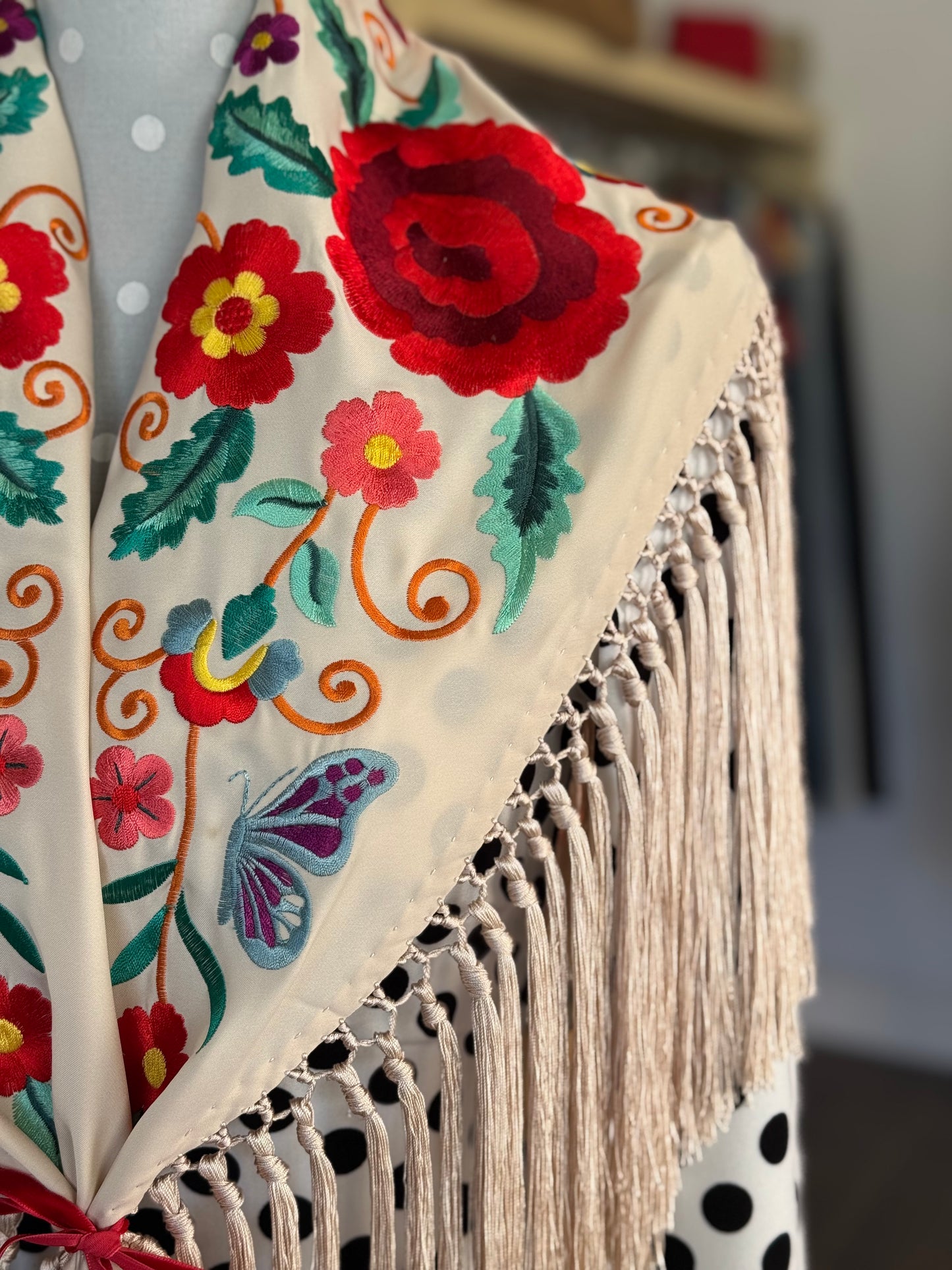 Mantón Celia beige