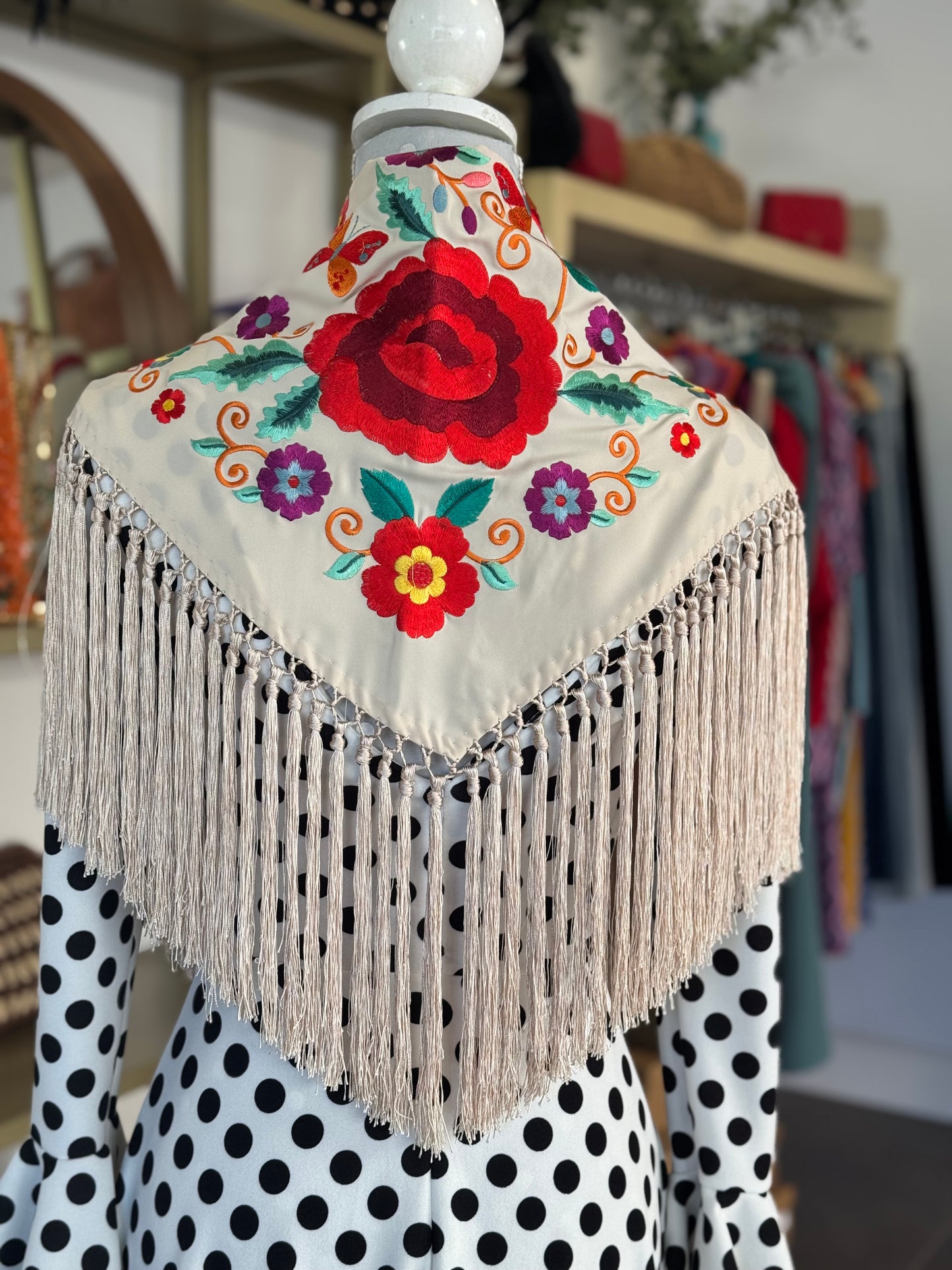 Mantón Celia beige