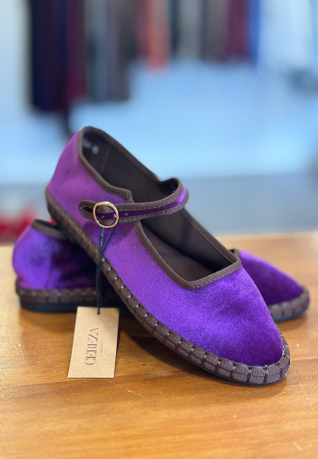 Merceditas moradas filo marrón