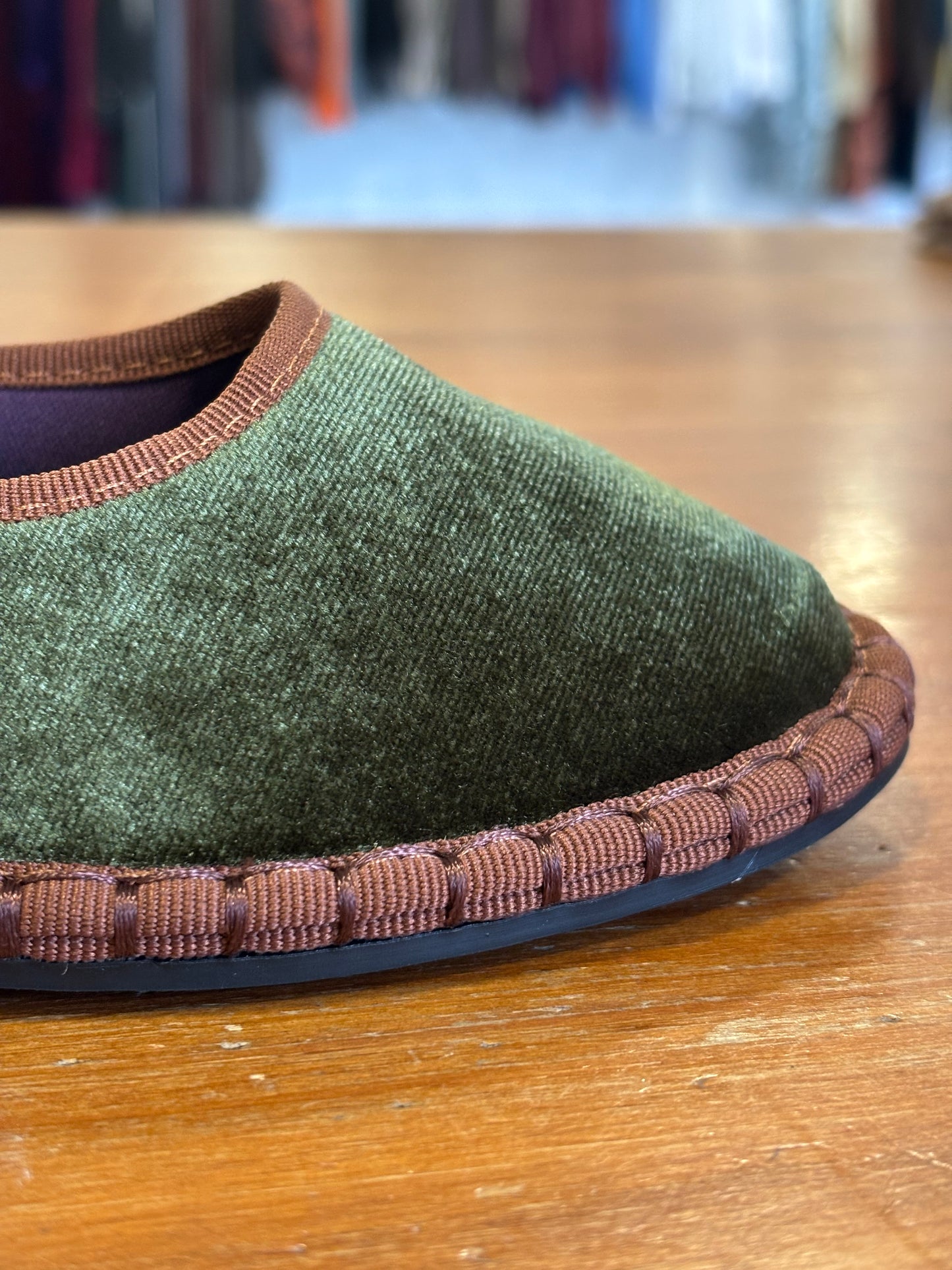 MERCEDITAS VERDES FILO MARRÓN