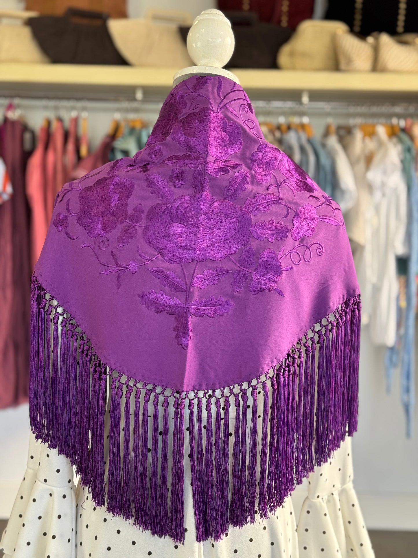 Mantón Ángela al tono morado