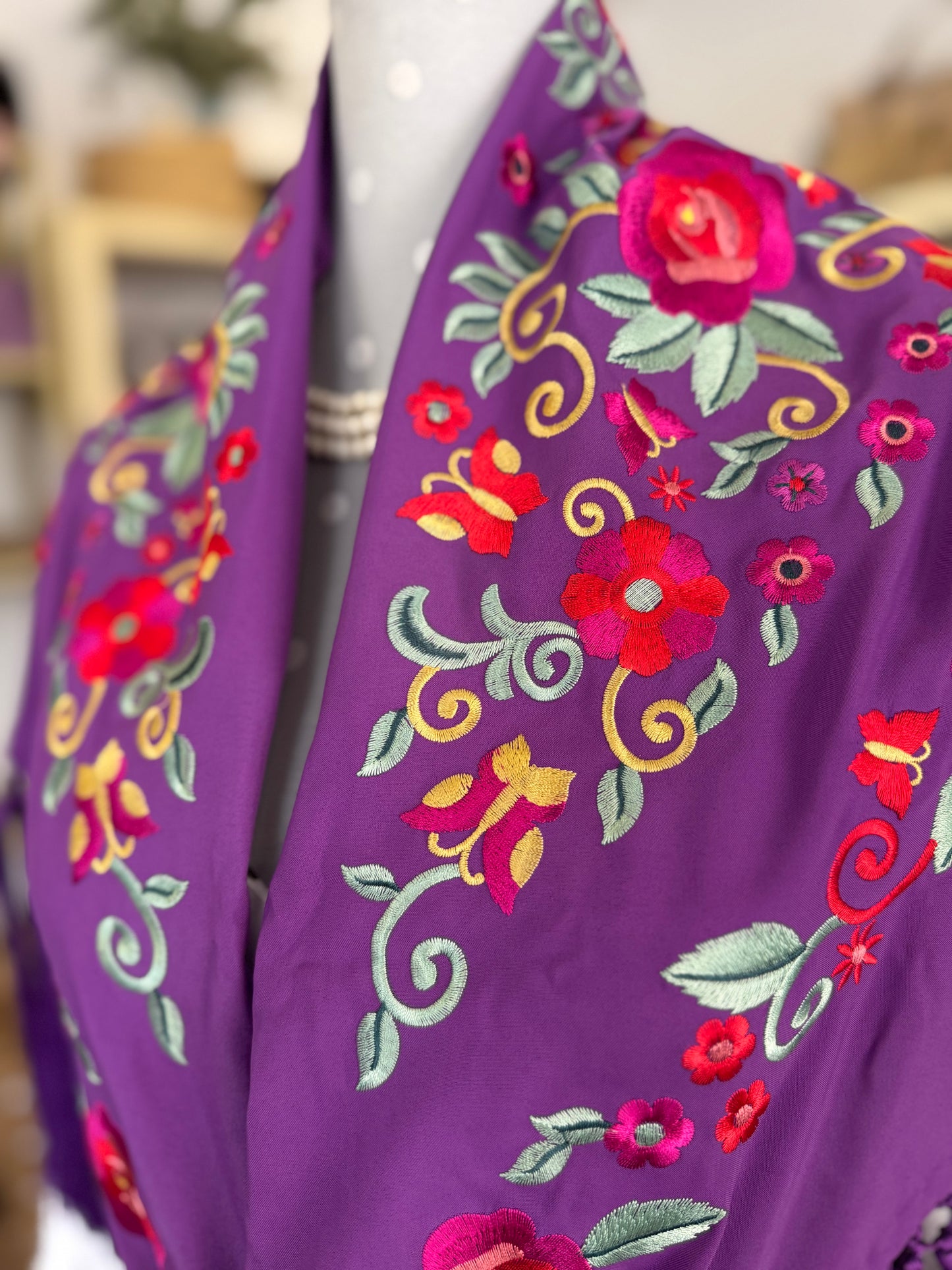 Mantón Jimena Morado