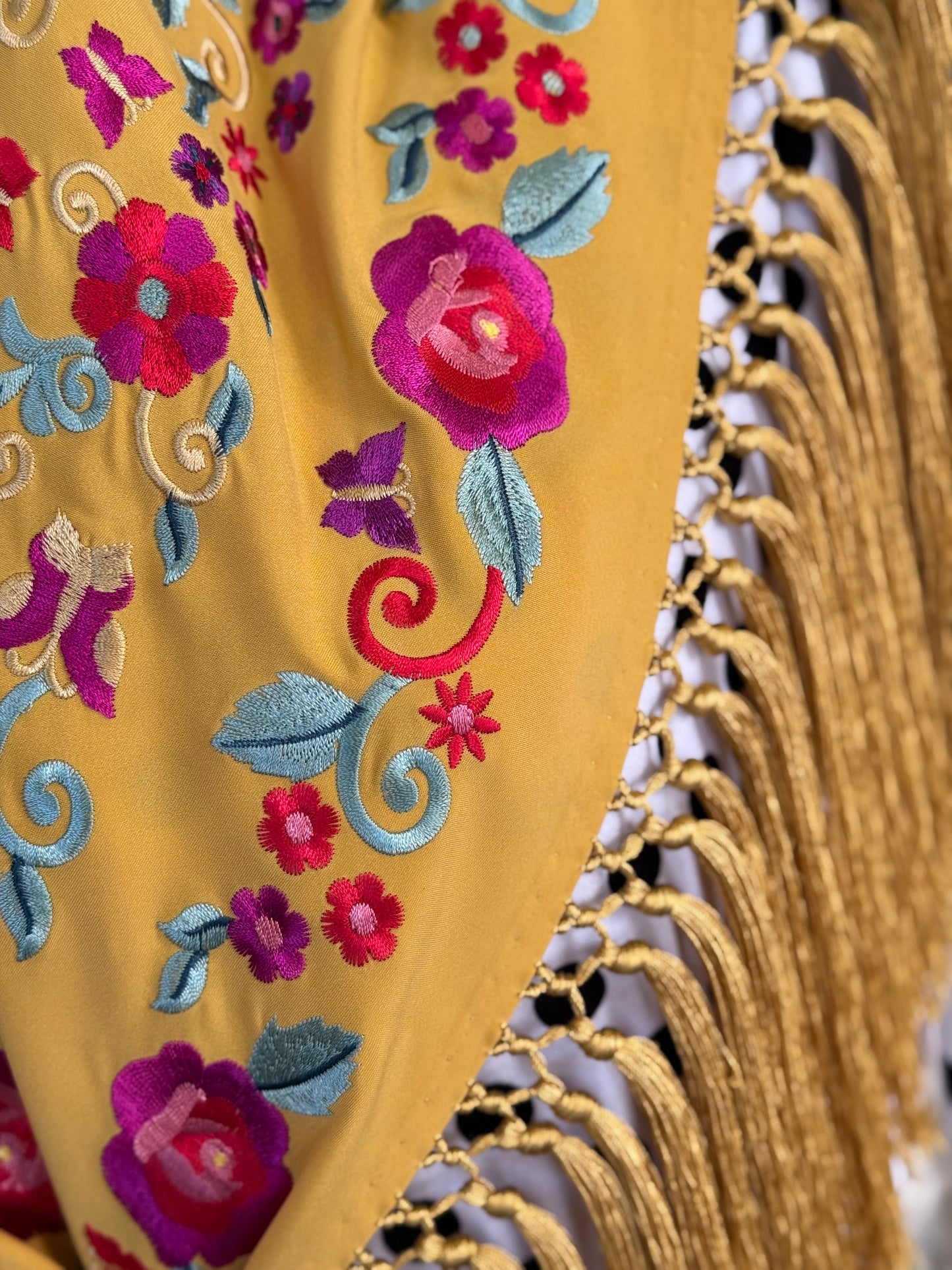 Mantón María mostaza