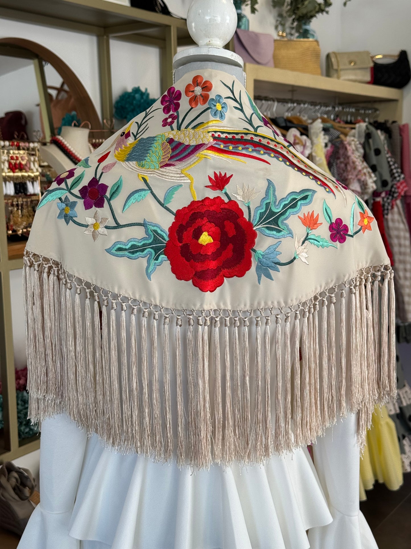 Mantón Martina beige