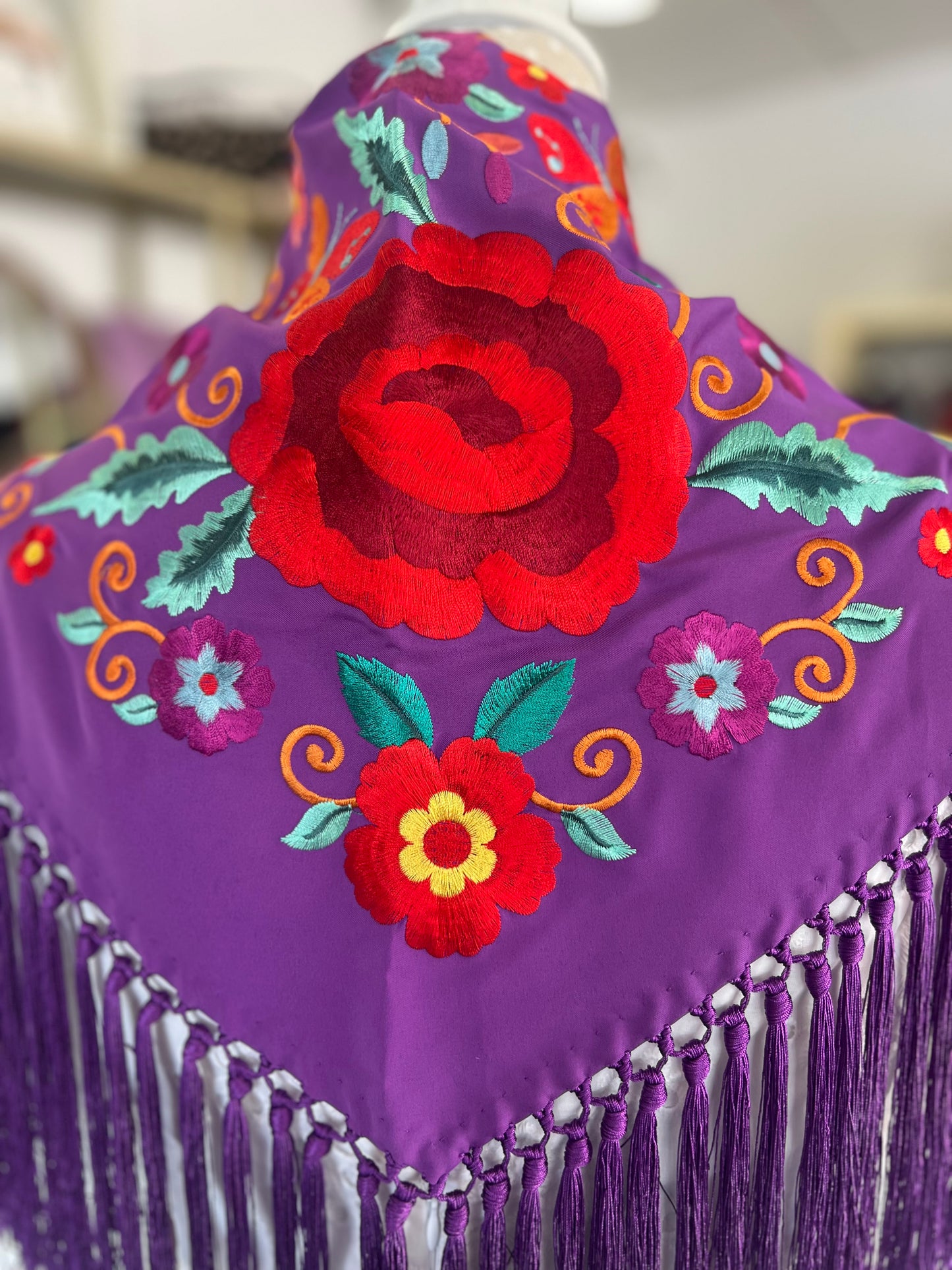 Mantón Celia Morado