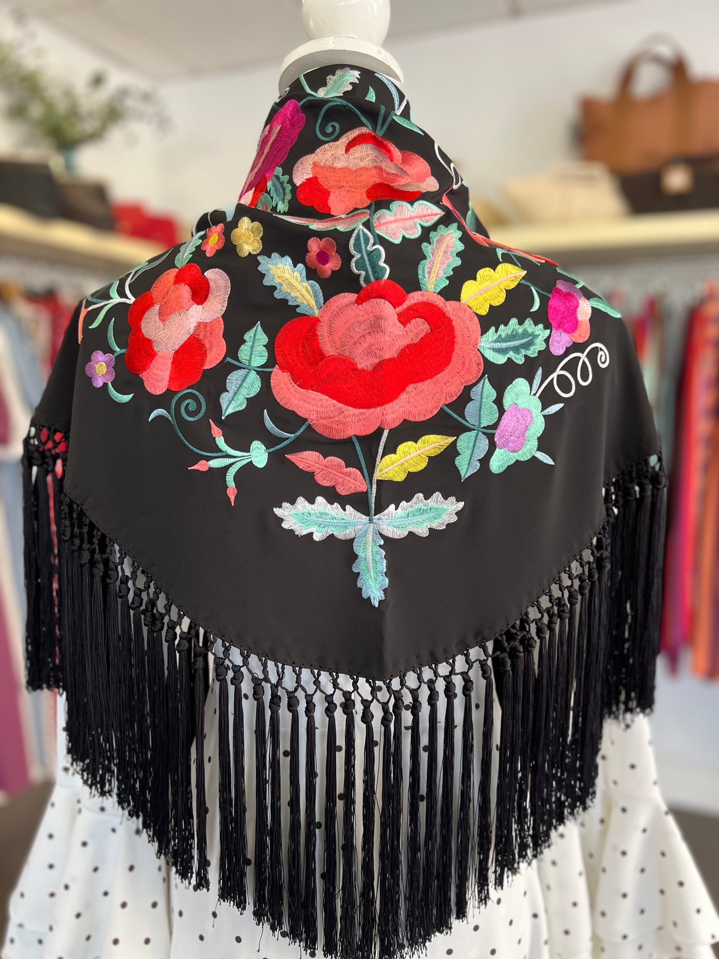 Mantón Valeria Negro