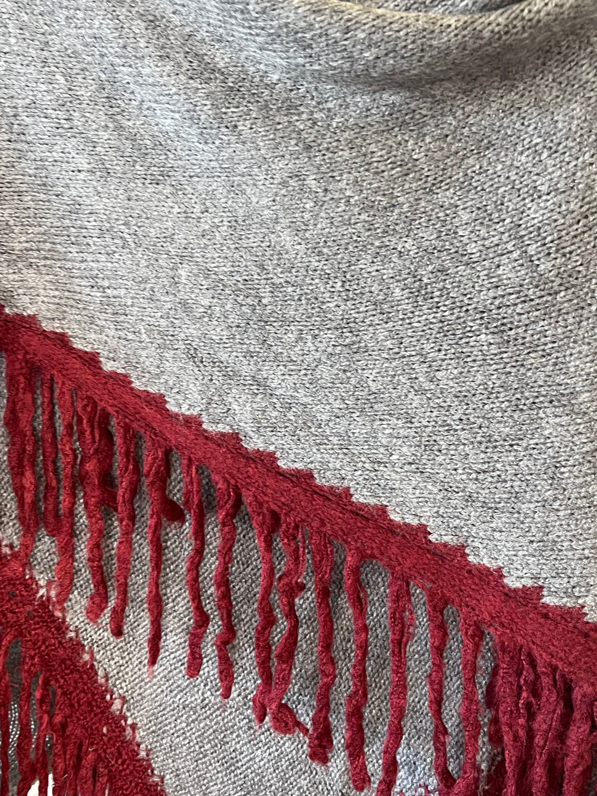 Poncho Gris y Burdeos