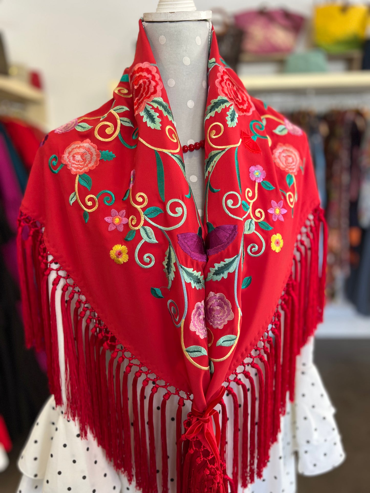 Mantón Mariana Grande Rojo